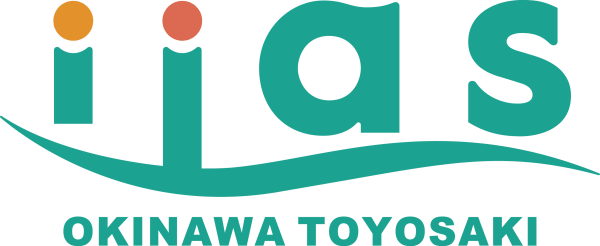 イーアス沖縄豊崎ロゴ